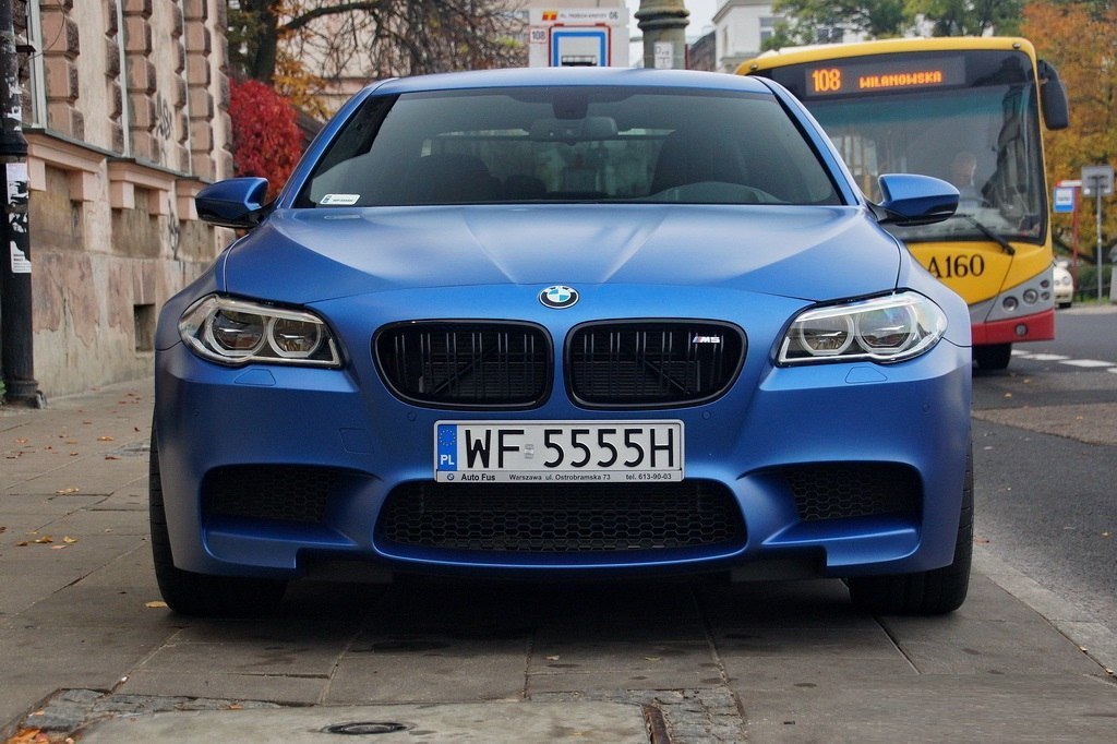 Кристина Бусто BMW x6m