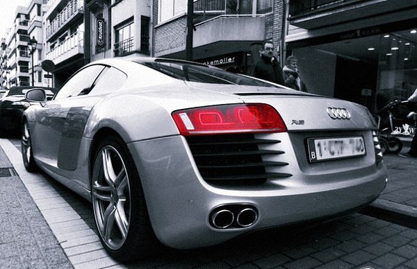  R8