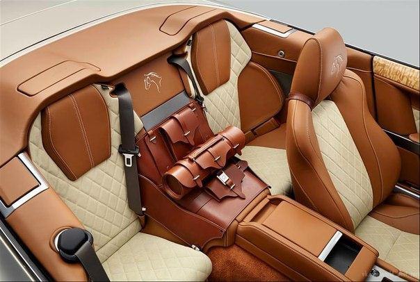 2015 Aston Martin DB9 Volante Equestrian Edition - 4