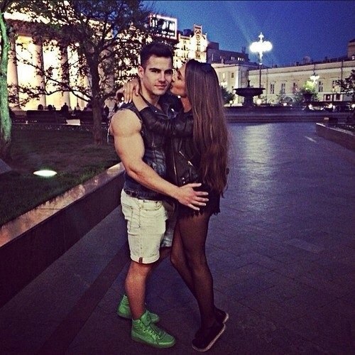 Мне нравятся мужчины, которые не боятся своих чувств и не стесняются смотреть в глаза, хватают за ...