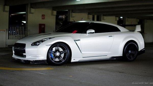 Nissan GT-R