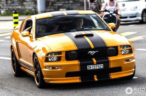 Ford Mustang GT - 3