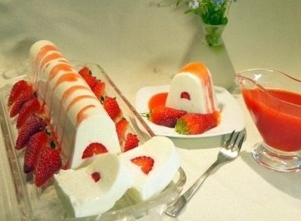 Творожно-клубничный террин (десерт).на 100гр 118.47 ккал Б/Ж/У 8.12/4.05/12.52Ингредиенты500 г ...