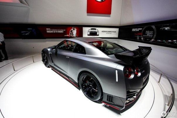 Nissan GT-R Nismo - 2