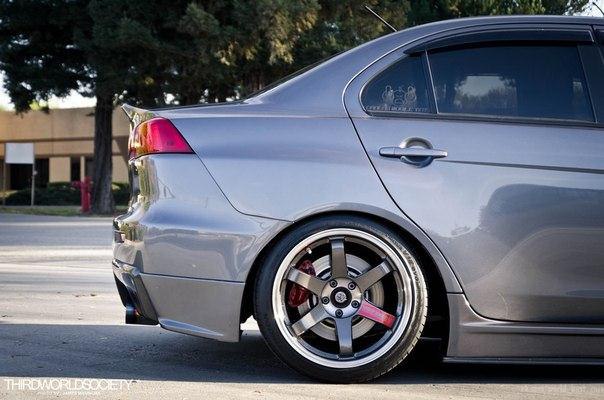 Mitsubishi Lancer Evolution X - 8