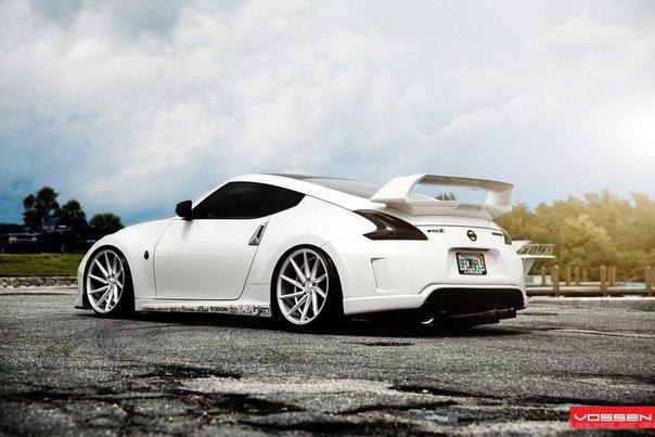 Nissan 370Z - 4