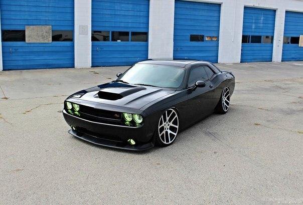 Dodge Challenger R/T - 4