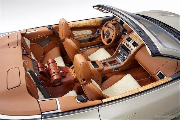 2015 Aston Martin DB9 Volante Equestrian Edition - 2