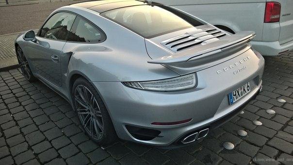 Porsche 911 Turbo (991). - 5