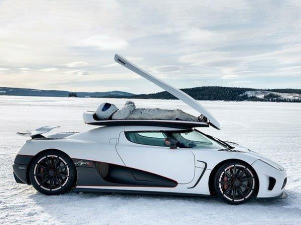 Koenigsegg Agera R.Двигатель: 5000 смМощность: 1115 л.с.Крутящий момент: 1200 НмПривод: заднийРазгон ... - 3