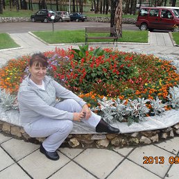 Татьяна, 67, Санкт-Петербург
