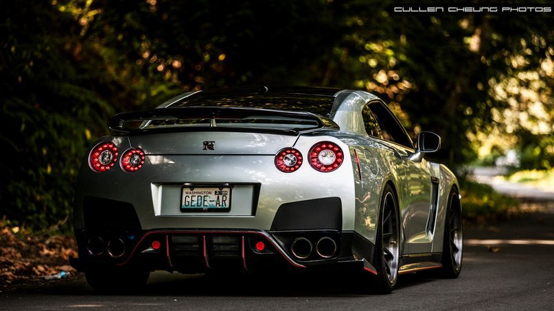 Nissan GT-R