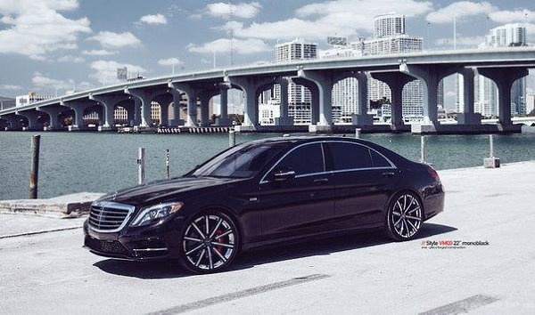 Mercedes-Benz S550.