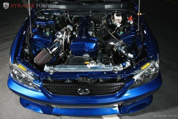 Lexus IS 300. - 3
