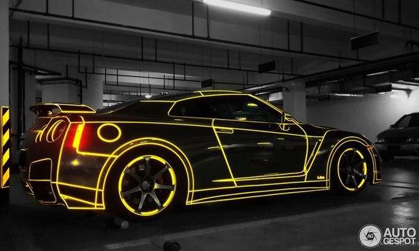 Tron Nissan GT-R. - 2