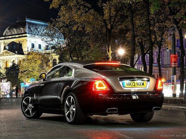 Rolls-Royce Wraith.6.6L V12: 632 .. : 800 :  ... - 2