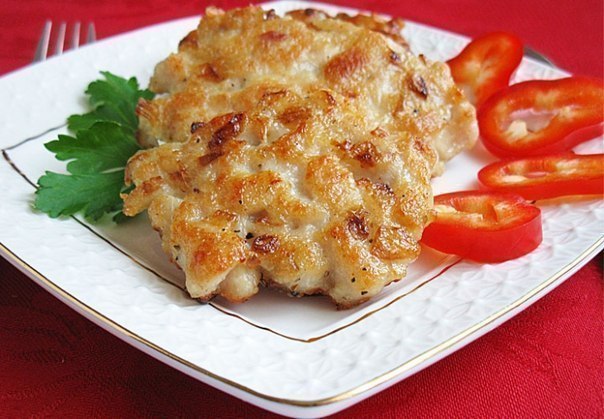 Котлеты куриные.Ингредиенты:- Куриное филе - 500 г- Лук репчатый - 3 шт.- Яйцо куриное - 1 шт.- ...
