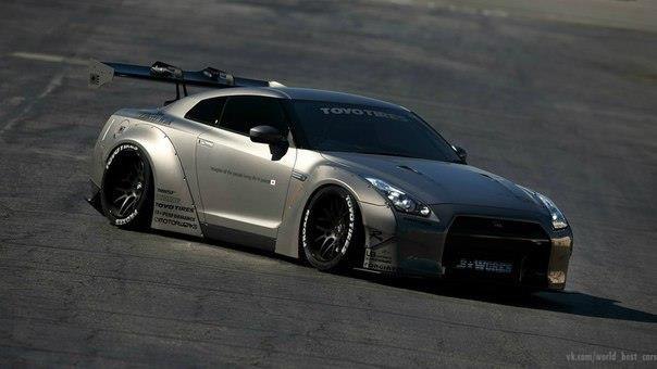 Liberty Walk Nissan GT-R - 2