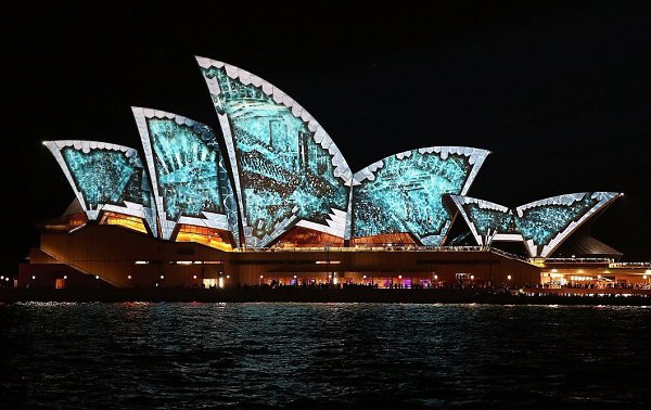    .      Vivid Sydney ( ), ... - 8