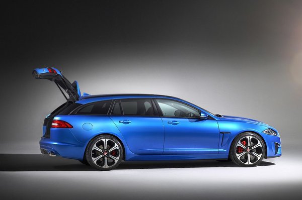 Jaguar XFR-S Sportbrake. Секси сарай? Да, есть такое - глаз не оторвать! К тому же, его V8 будет ... - 6