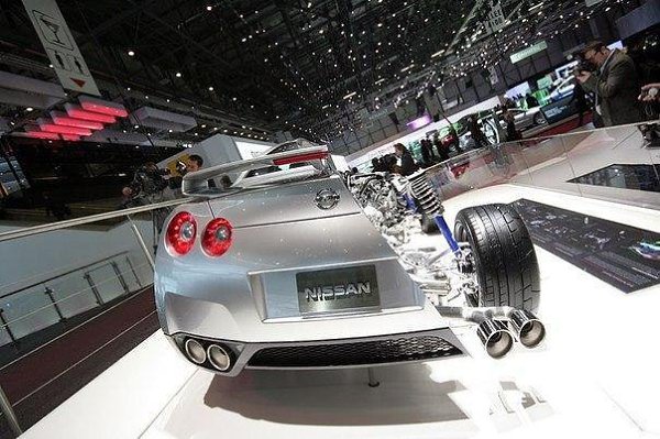 Nissan GT-R  . - 2