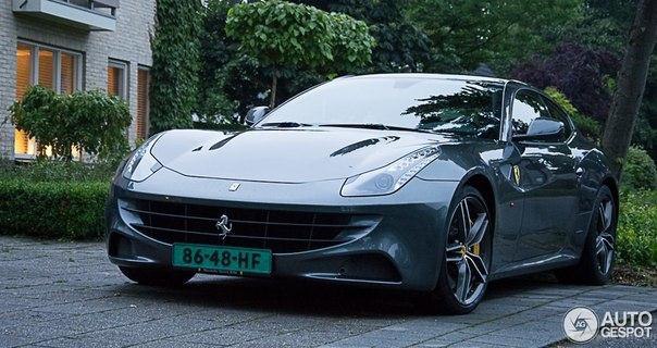 Ferrari FF. - 4