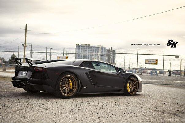 Lamborghini Aventador LP 700-4.: 6.5L V12: 700 .. : 690 : ... - 7