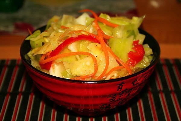 Маринованная капуста в азиатском стиле.Вкусная и лёгкая закуска, во многих магазинах проходит под ...