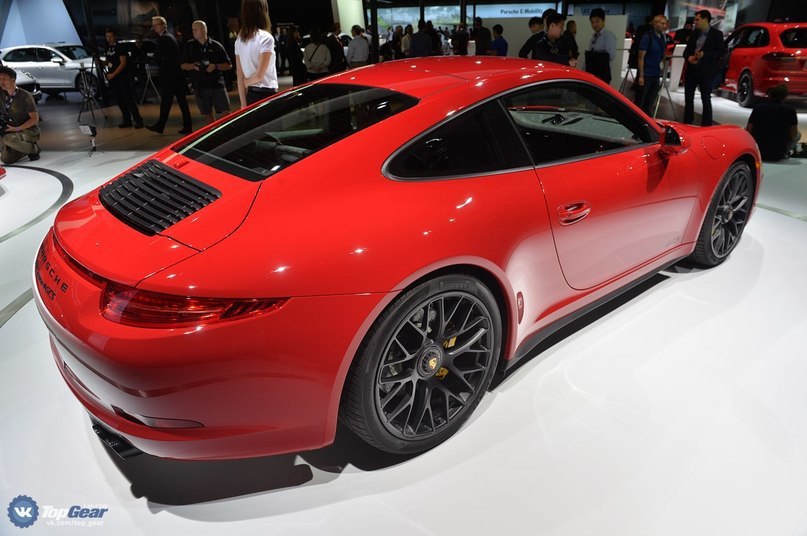 2015 Porsche 911 GTS - 6