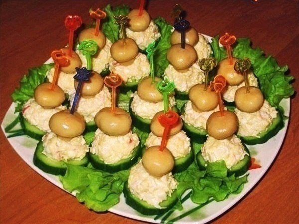 Топ-10 бесподобных закусок.1. Закусочка вкуснаяИнгредиенты:Свежие помидоры - 0,5 кг. или 4 ... - 10