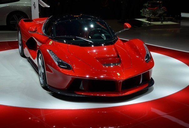 Ferrari LaFerrari   VIP-.    ,  ...