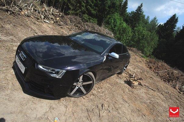 Audi RS5 Coupe on Vossen CV3 Wheels. - 3
