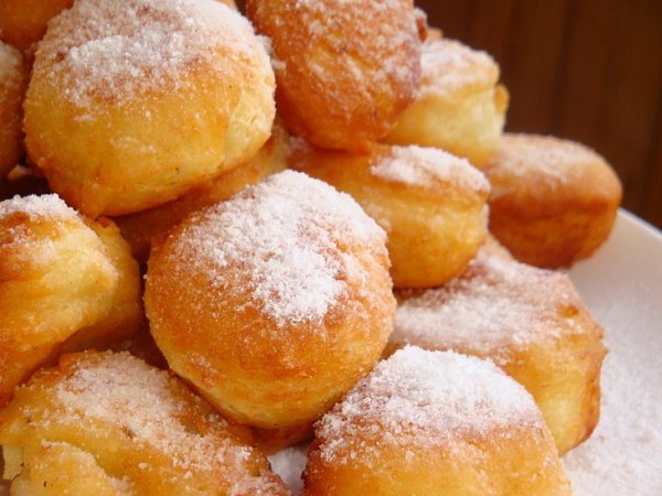 Пончики вкуснейшие! Ингредиенты 100 гр сметаны 100 гр кефира 100 гр творога(у меня 9%) 1 большое ... - 2