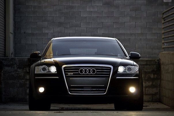 Audi A8 W12