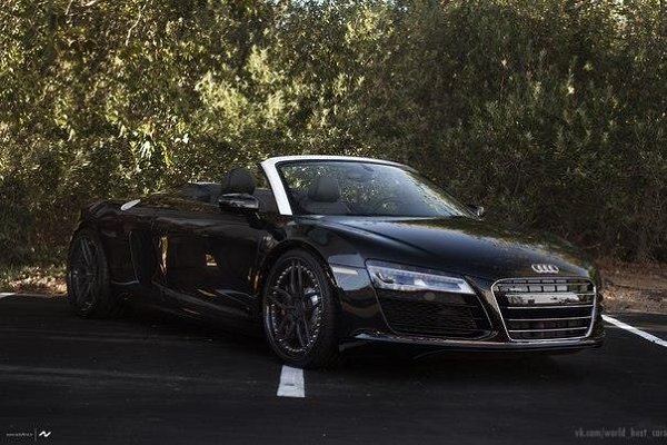 Audi R8 V10 Spyder.