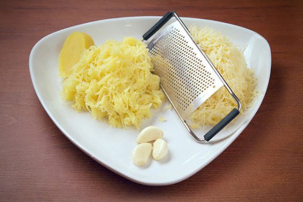 Фаршированные шампиньоны.Ингредиенты:шампиньоны - 16 шт.картофель - 3 шт.сыр - 150 гмайонез - 3 ... - 4