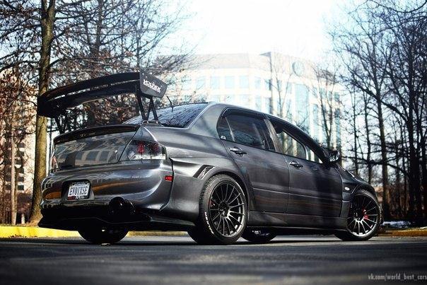 Mitsubishi Lancer Evolution IX - 7