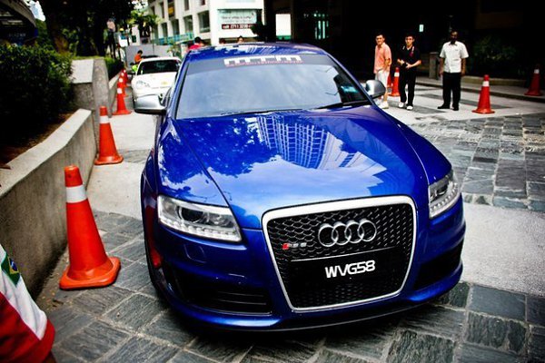 -   ? - - ,    x-Box  Playstation? -  Audi RS6 , )