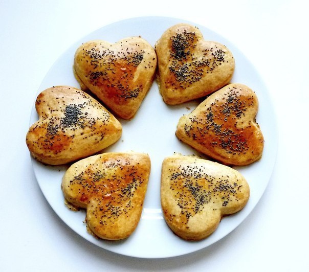 Вкус детства - молочный коржик с маком.Автор: Аня ЯкшинаИнгридиенты:-220 мл молока-400 г сахара-3 ...