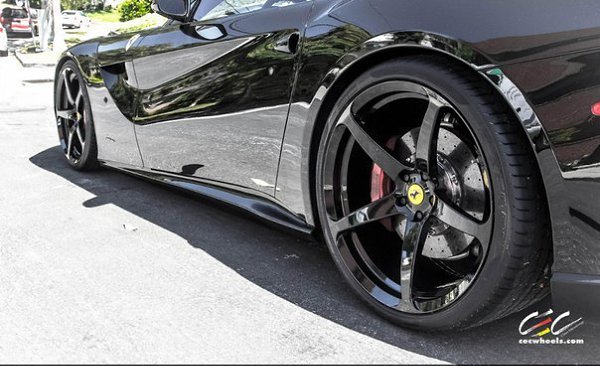 Ferrari F12 Berlinetta.6.3L V12Мощность: 740 л.с.Коробка передач: РоботПривод: ЗаднийРазгон до ... - 7