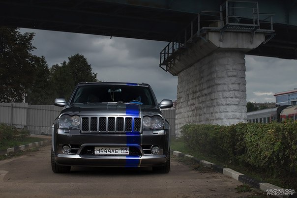 Jeep Grand Cherokee SRT8 - 2