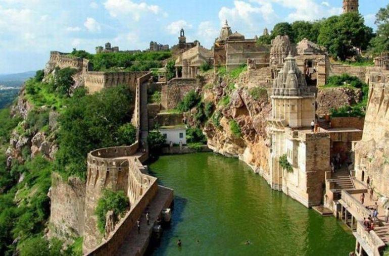 Benteng Chittorgarh, .....