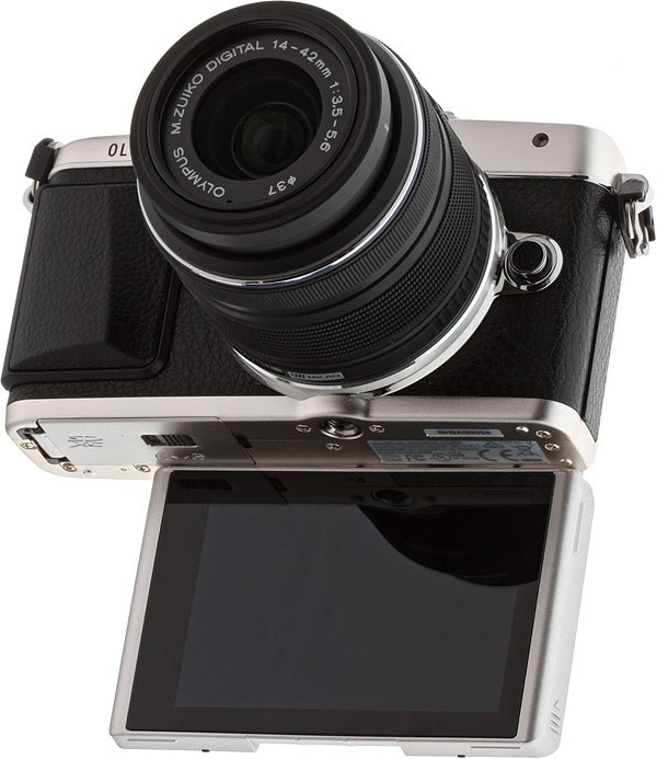  Olympus PEN E-PL7:  LCD-   ...