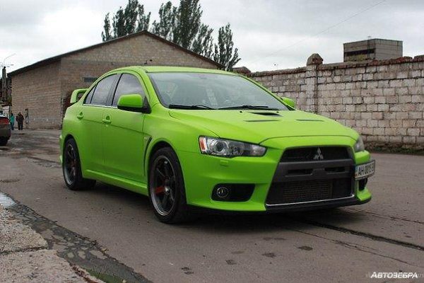 Mitsubishi Lancer Evolution X - 3