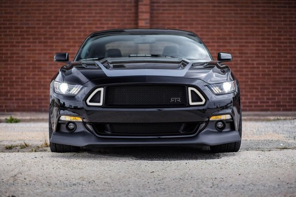 Ford Mustang RTR - 2