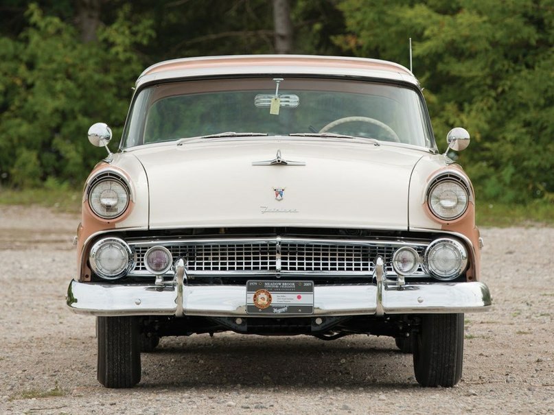 Ford Fairlane Crown Victoria 1955