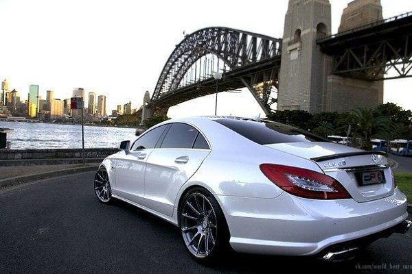 Mercedes-Benz CLS 63 AMG - 6