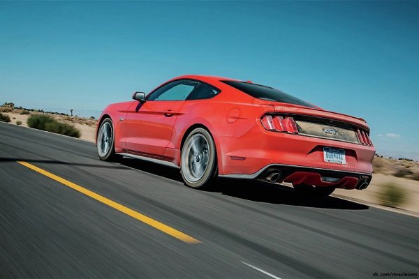 2015 Ford Mustang GT - 2