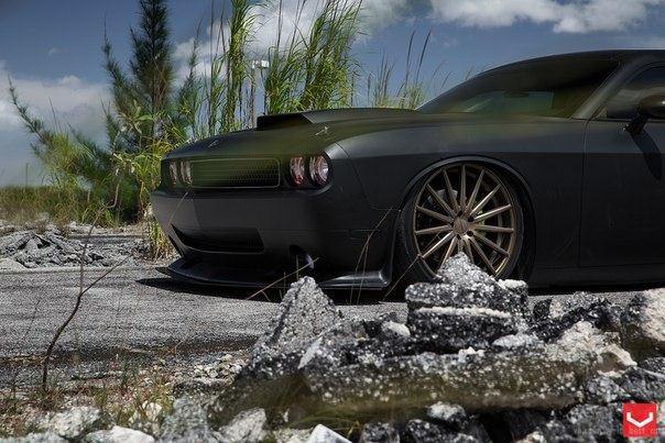 Dodge Challenger SRT8 on Vossen VFS2 Wheels. - 3