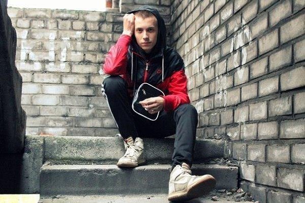 Один удар может разбить лицо,а одно слово может разбить сердце.
